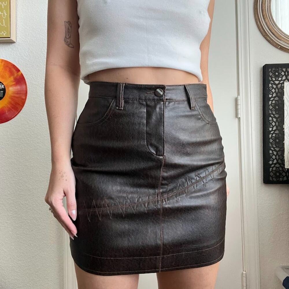 Y2K No Boundaries Faux Leather Stitch Detailed Mini Skirt Sz S